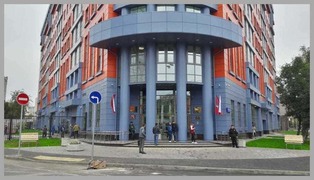 Главный вход в Тверской районный суд города Москвы
